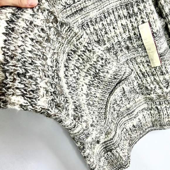 UNIVERSAL THREAD |🧶 Gray White Super Chunky Oversized Thick Knit Sweater ✨NWT!✨ - Picture 6 of 9